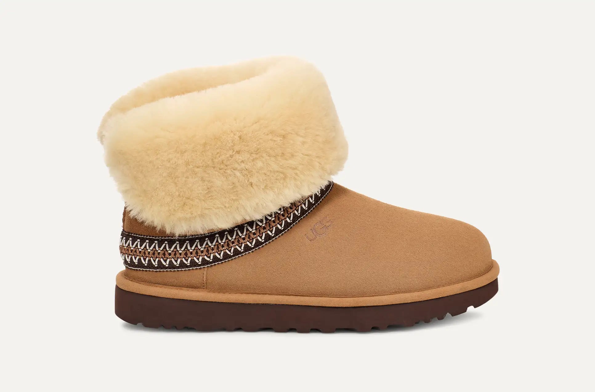 UGG WOMENS CLASSIC SHORT CRESENT - CHESTNUT