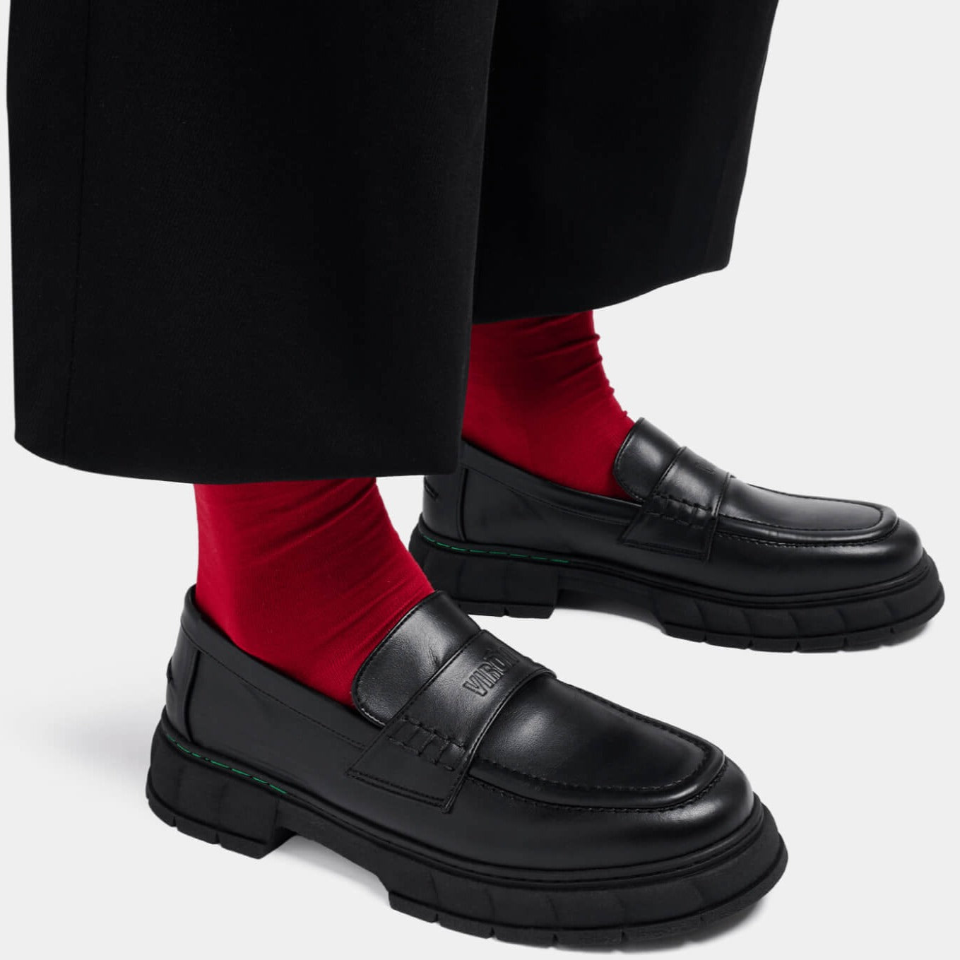 Progress Loafer in Black Apple Leather from Virón